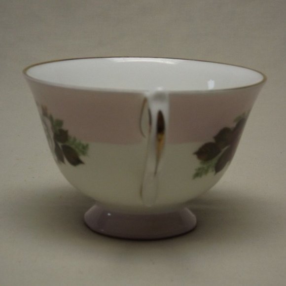 English Fine Bone China Red and White Roses Footed Tea Cup and Saucer - Picture 7 of 12